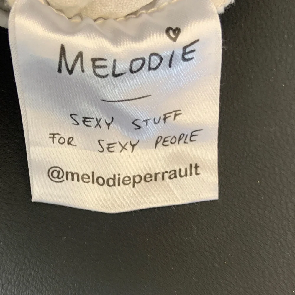 Melodie Perrault unique melodie